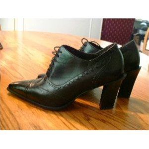 Bally shoes, US size 6 in black